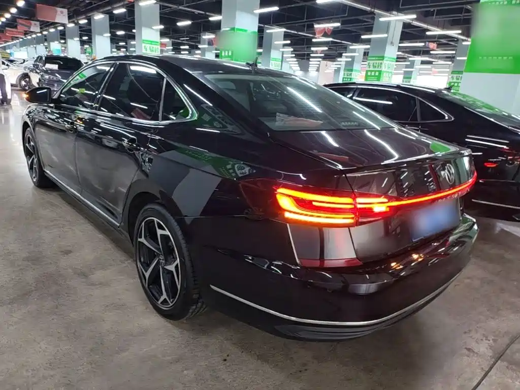 Passat Outstanding 330 TSI Starry Sky Elite