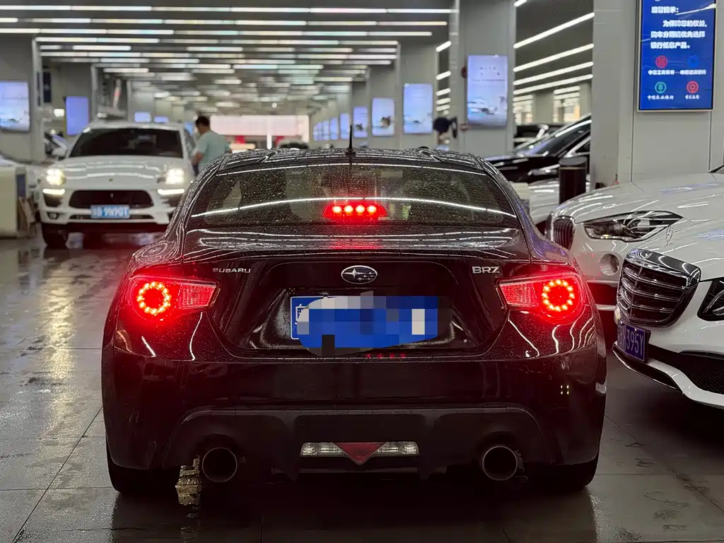 Subaru BRZ 2.0 i Auto