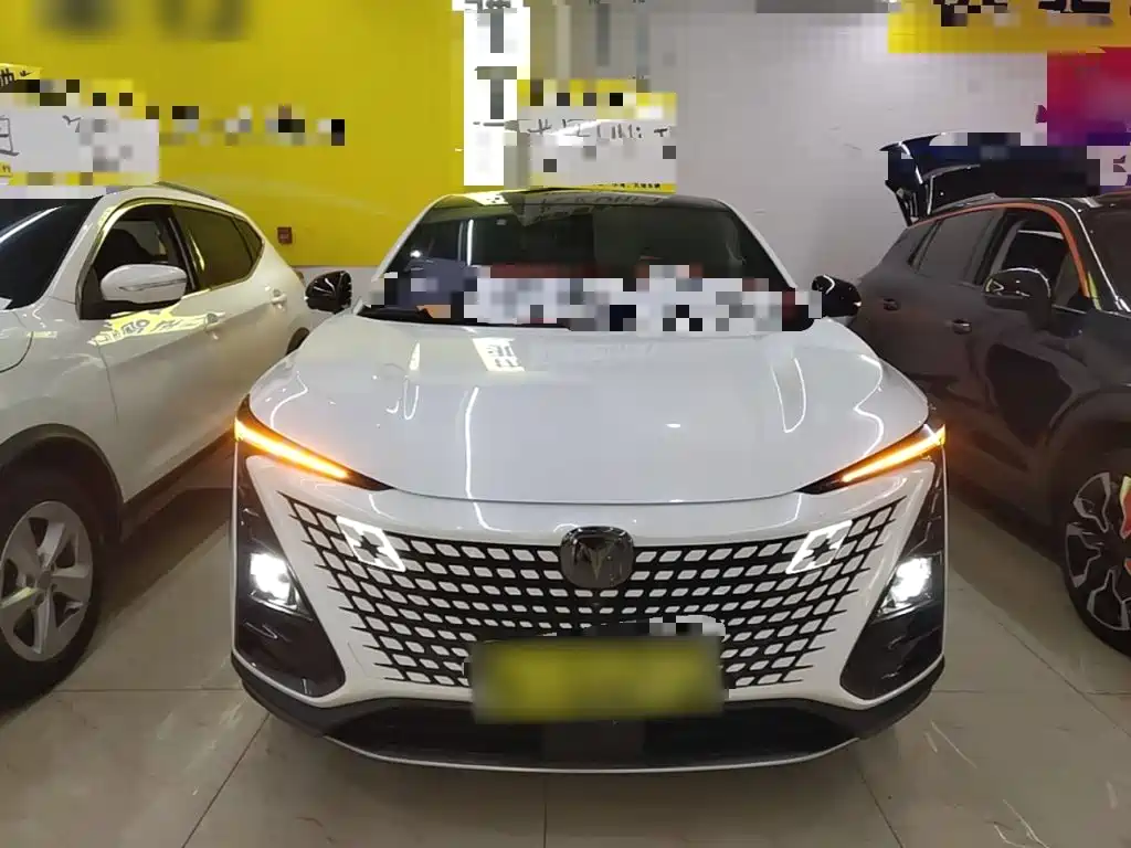 Changan UNI-T 1.5 T Distinguished