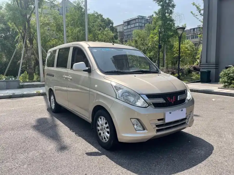 Wuling Rongguang V 1.5 L Standard