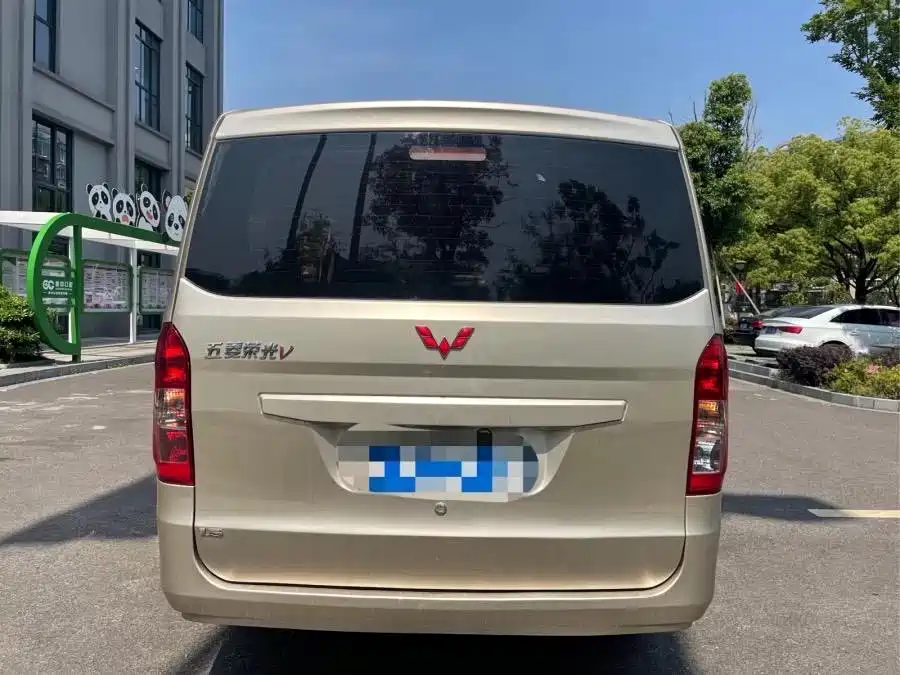 Wuling Rongguang V 1.5 L Standard