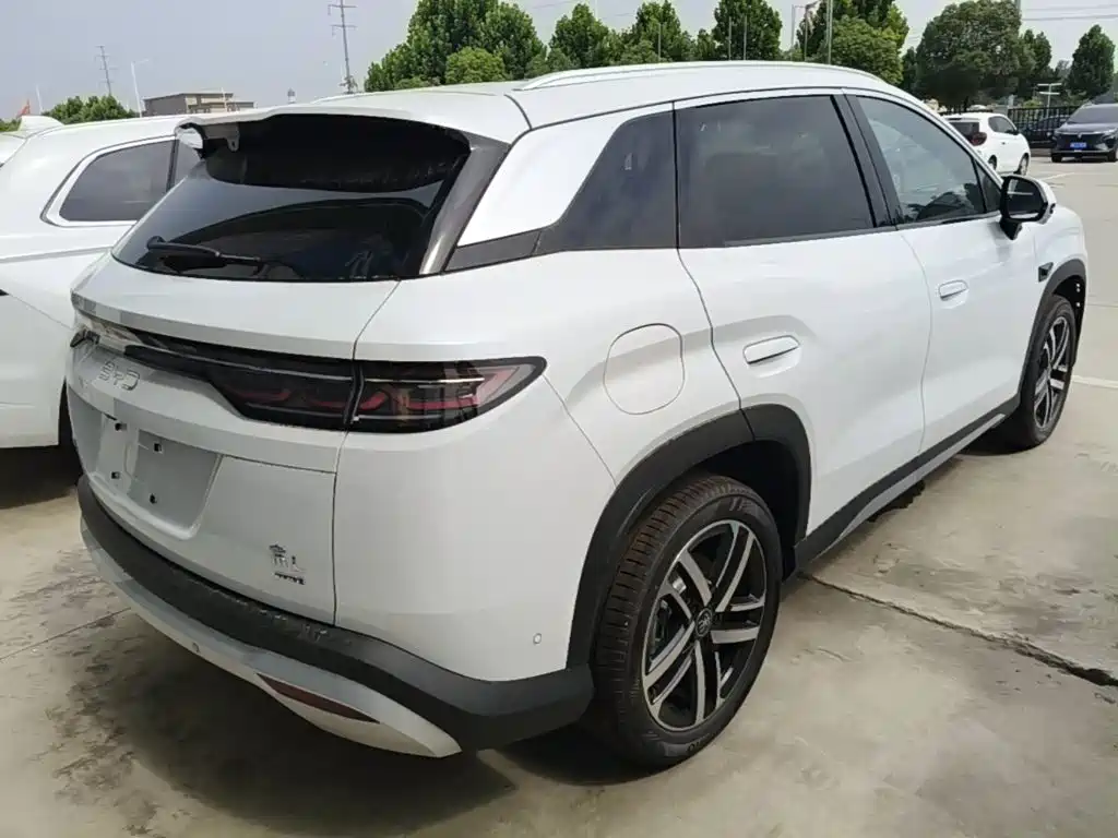 Song L DM-i 130 KM Transcend