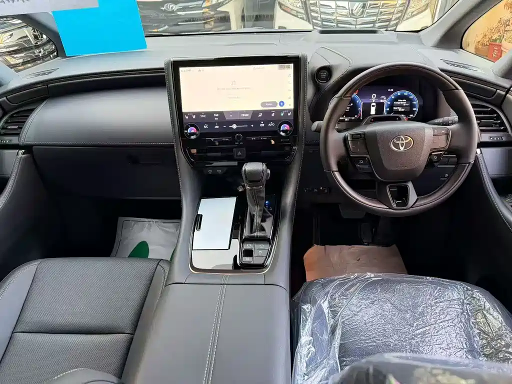 Alphard Dual Engine 2.5 L Premium Enjoyment · Gold