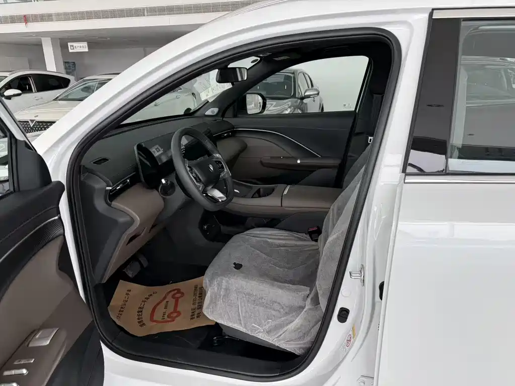 Changan CS55 PLUS PHEV 长安CS55 PLUS PHEV 2026款 智慧新蓝鲸 125 km 智越版