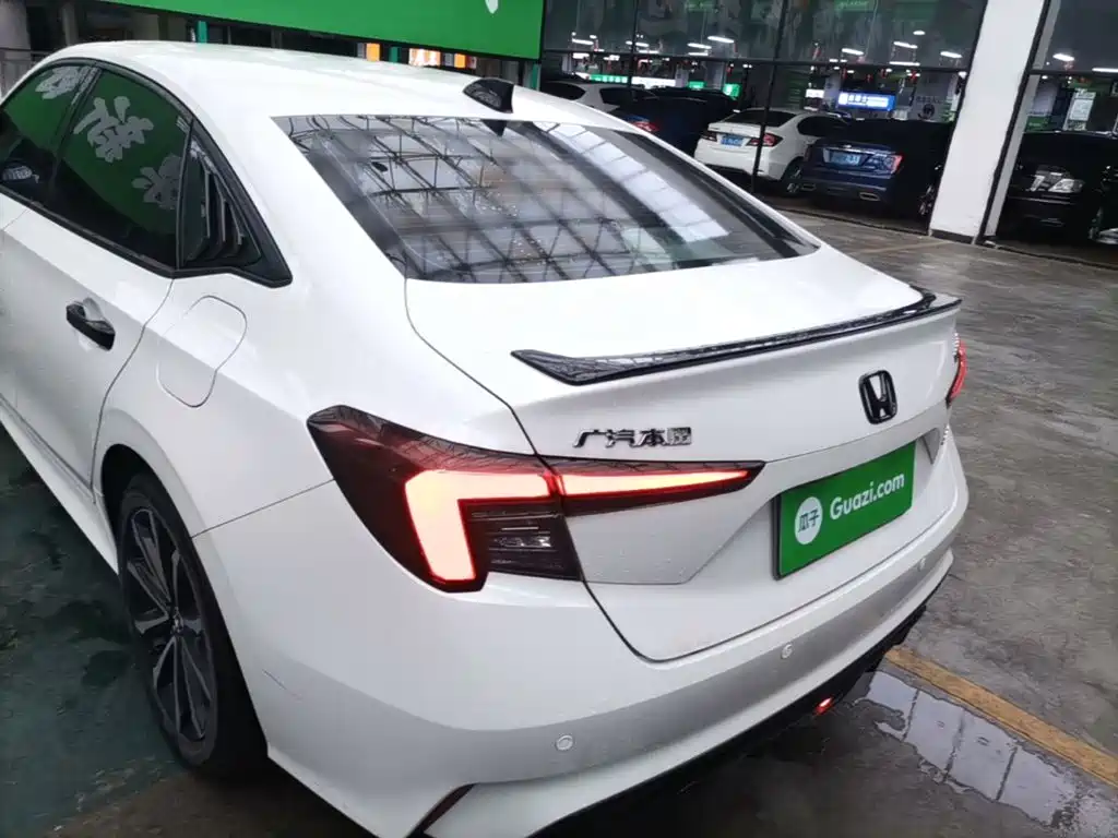 Integra 240 TURBO CVT Premium