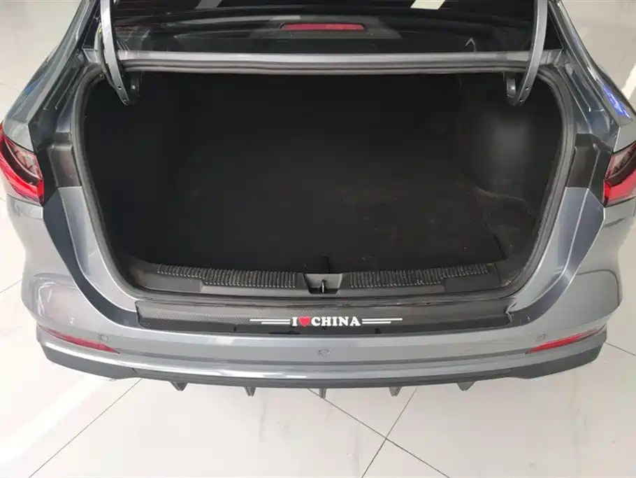 Roewe i5 1.5 L CVT Honored