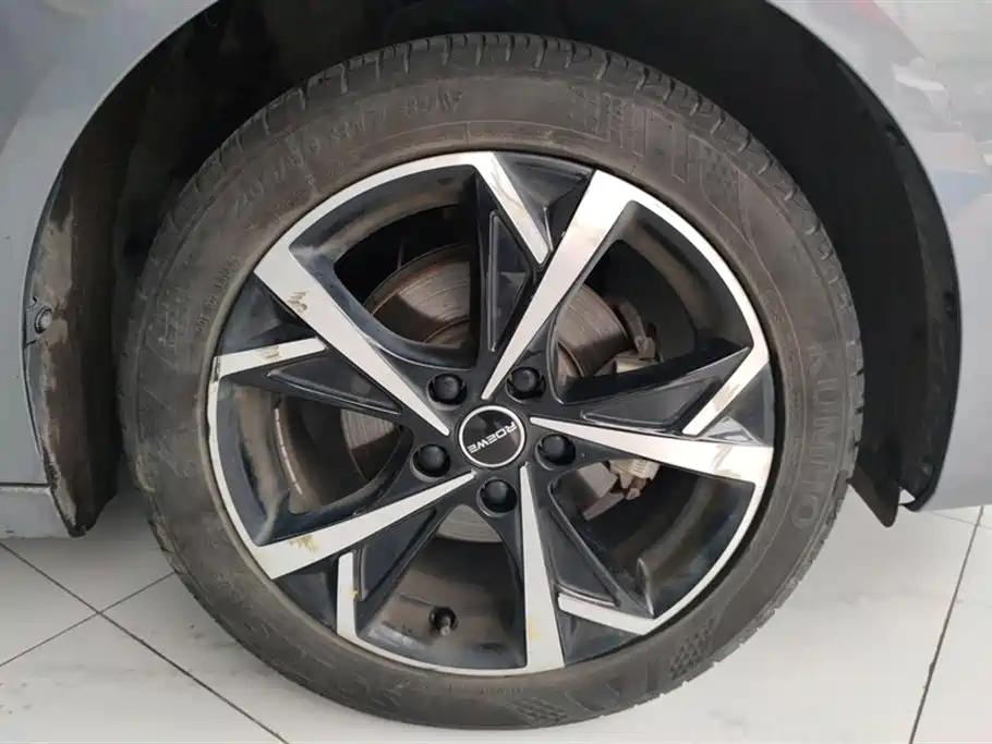 Roewe i5 1.5 L CVT Honored