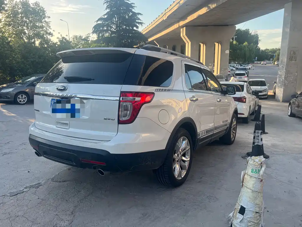 Explorer (Import) 3.5 L Premium