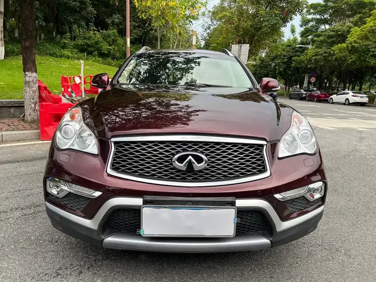 Infiniti QX50 2.5 L Joy