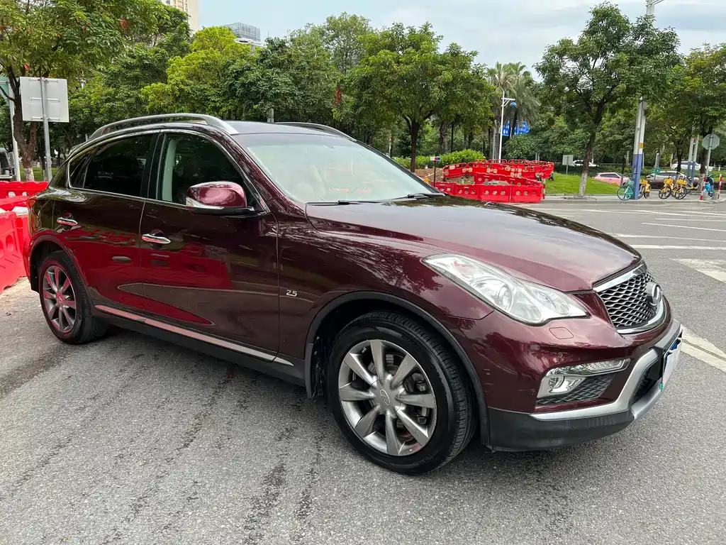 Infiniti QX50 2.5 L Joy