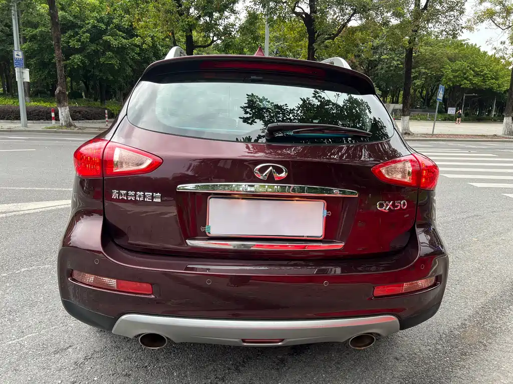 Infiniti QX50 2.5 L Joy