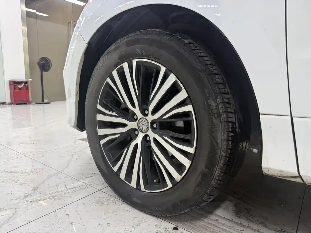 Avancier 370 TURBO 2 WD Luxury