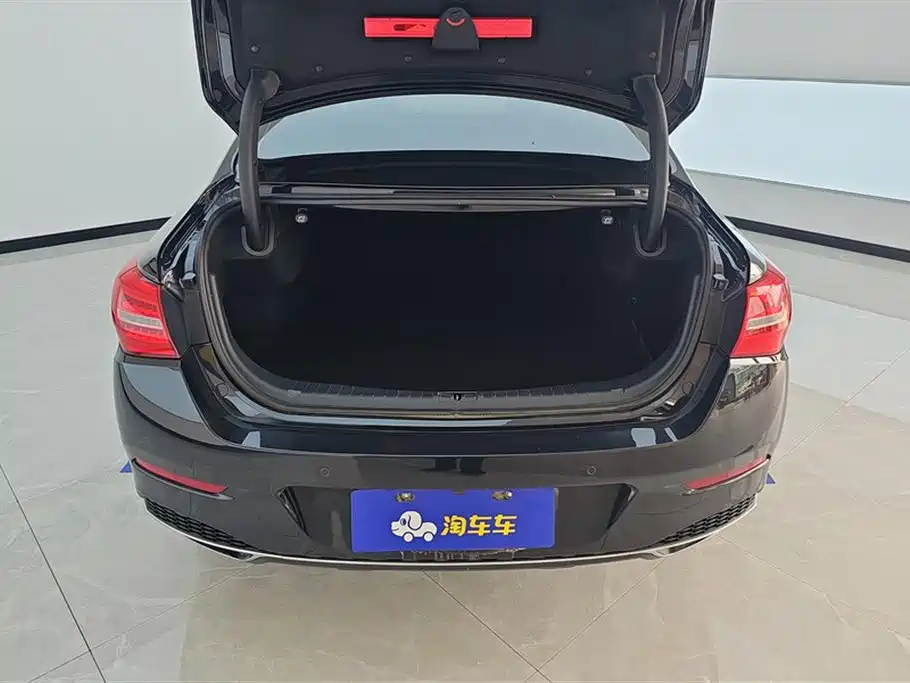 Hongqi H5 1.5 T DCT Flagship Charm
