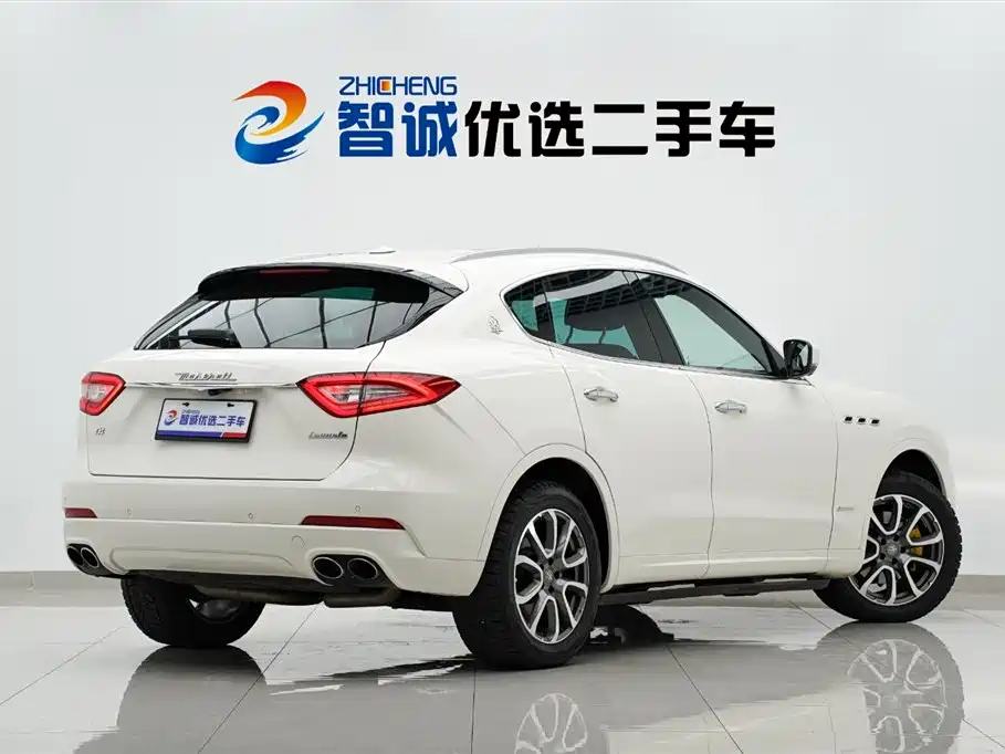 Levante 3.0 T Standard