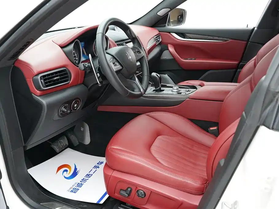Levante 3.0 T Standard