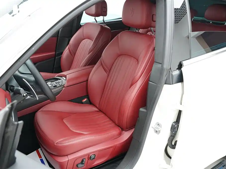 Levante 3.0 T Standard