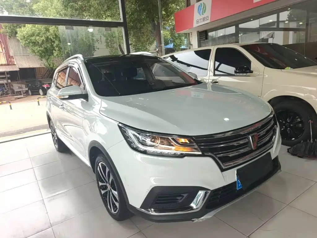 Roewe RX3 1.6 L CVT Flagship