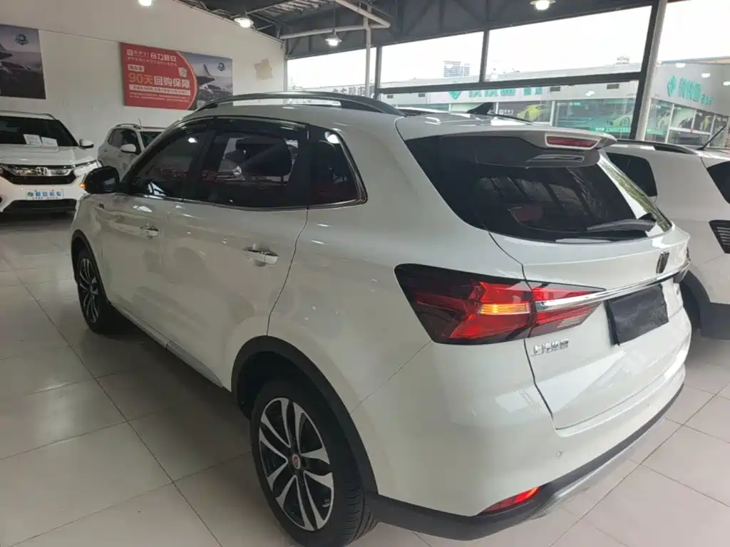 Roewe RX3 1.6 L CVT Flagship