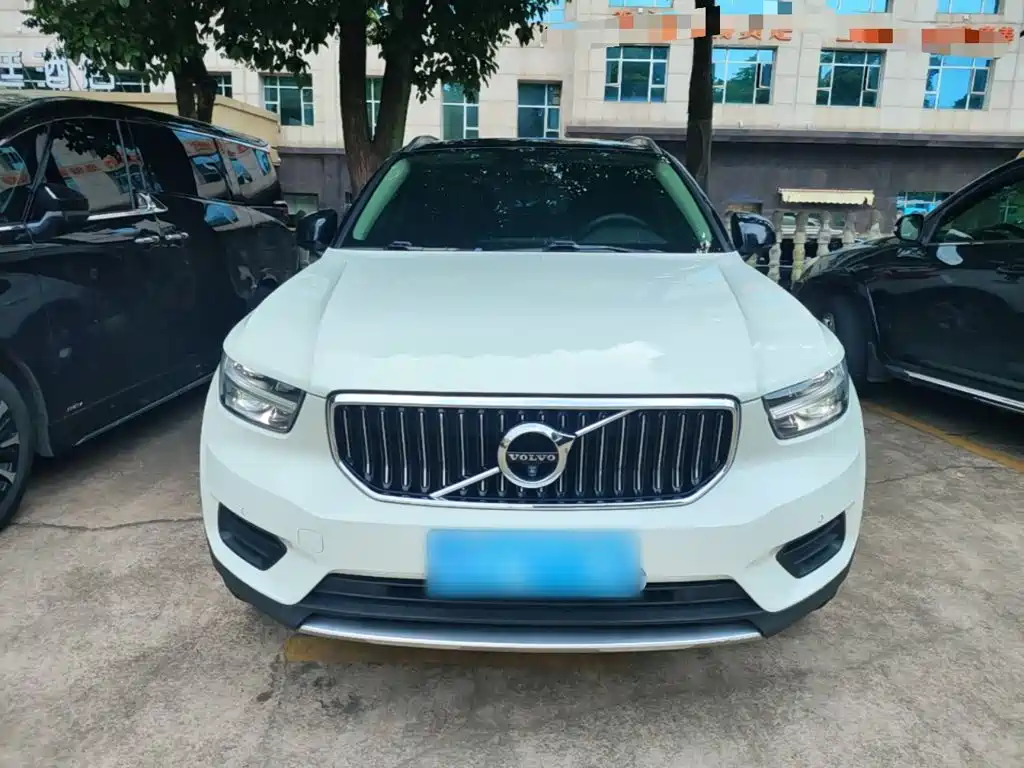Volvo XC40 T4 4 WD Smart Travel Fashion