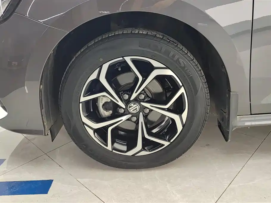MG5 180 DVVT CVT Youth Style