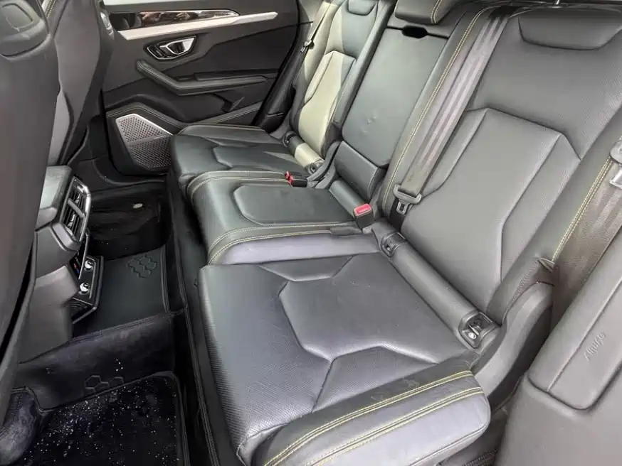 Urus 4.0 T V8