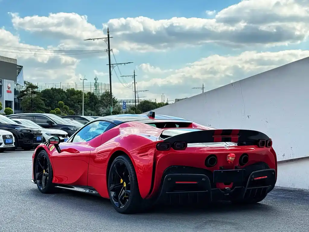 SF90 3.9 T V8 Stradale