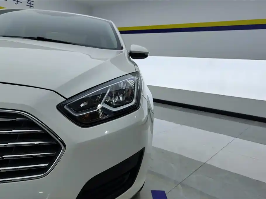 Escort Facelift 1.5 L Auto Comfort