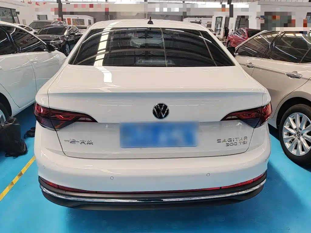 Sagitar Facelift 300 TSI DSG Transcend