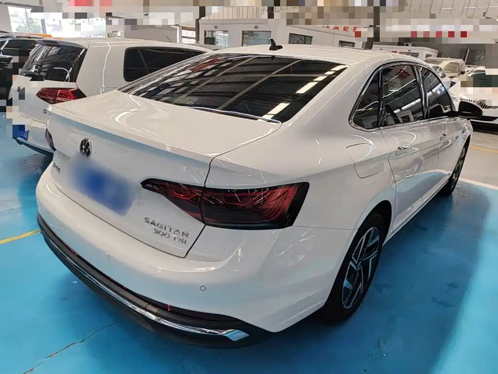 Sagitar Facelift 300 TSI DSG Transcend