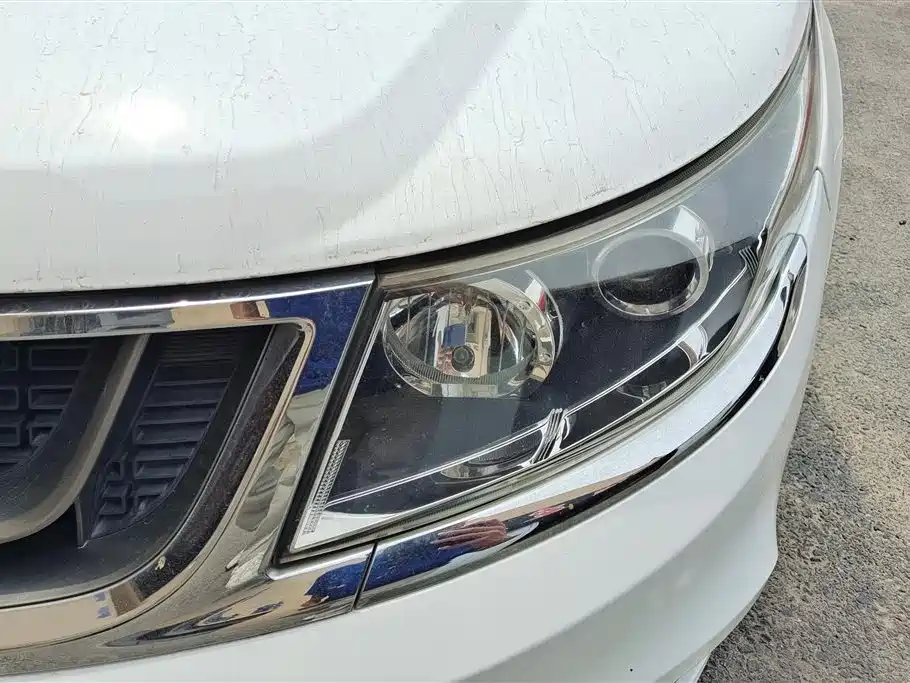 Vision 1.5 L Auto Happy