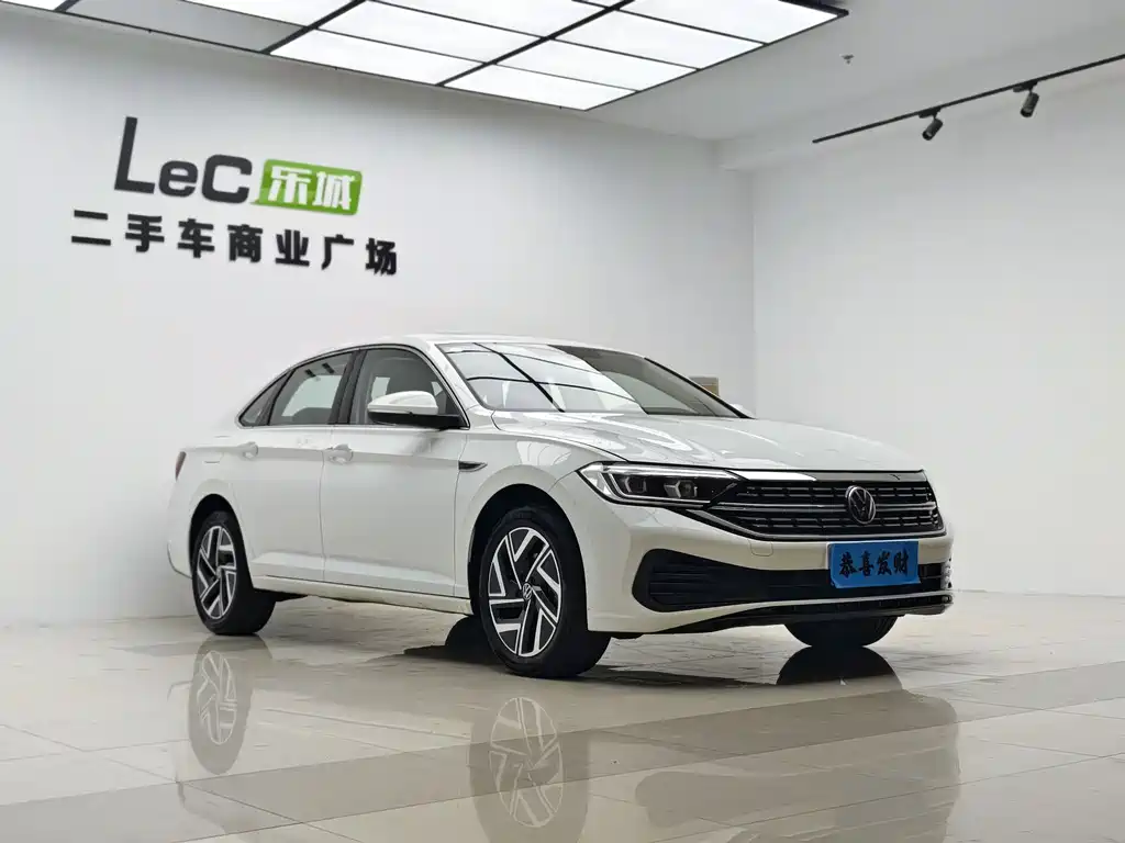 Sagitar 300 TSI DSG Transcend