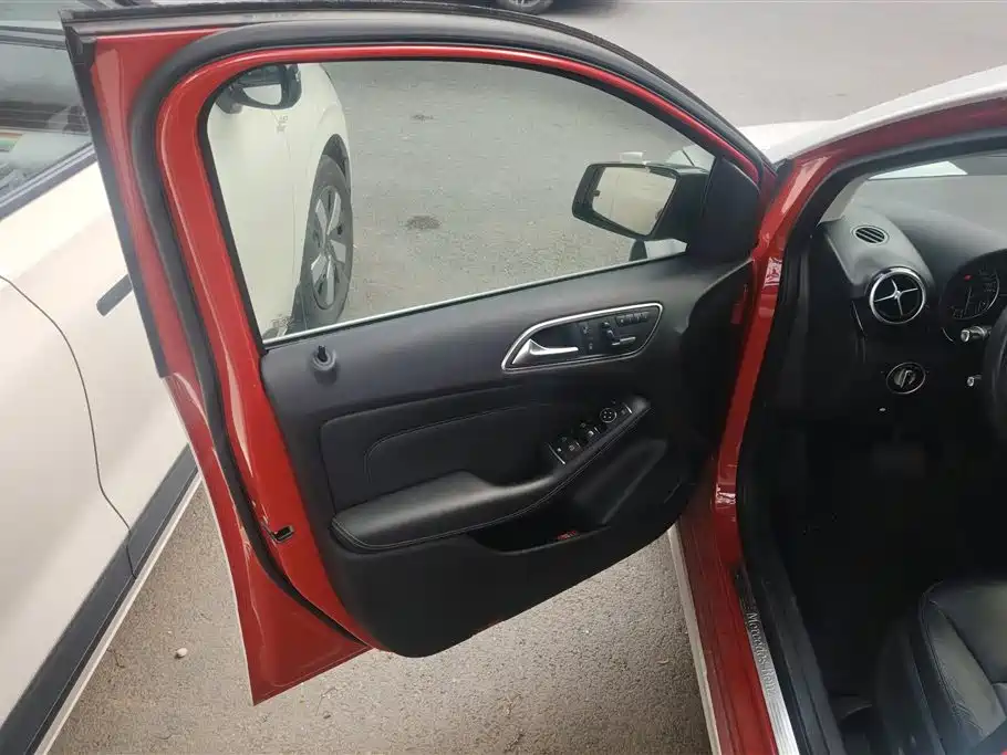 Mercedes-Benz B-Class B 180