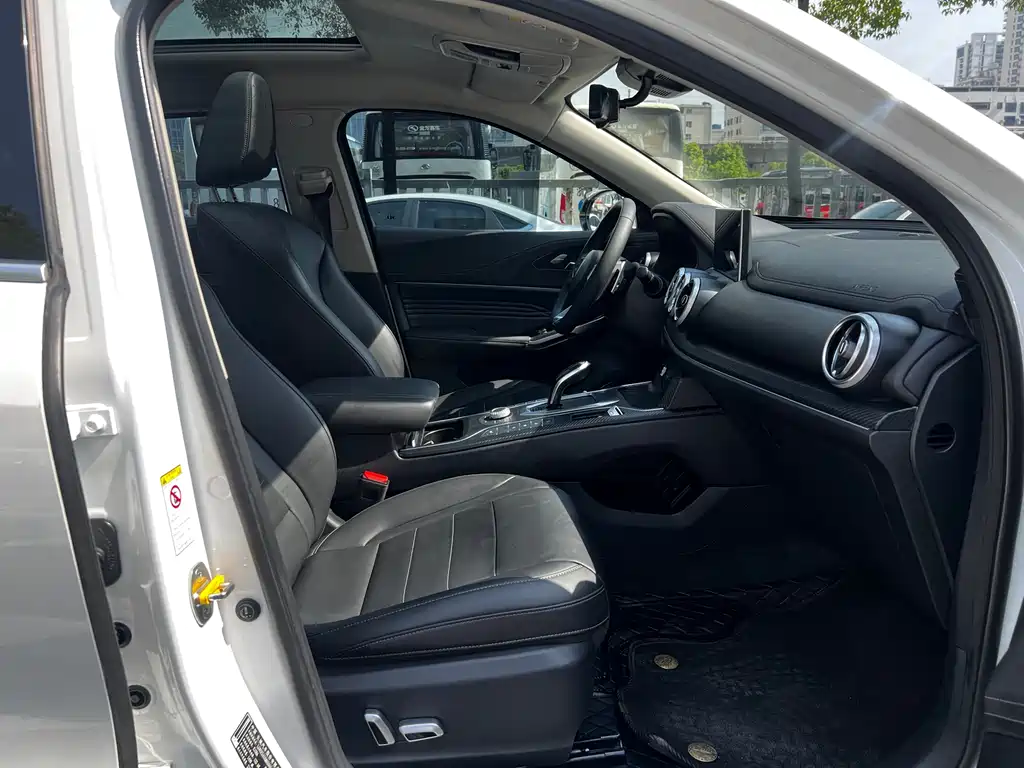 WEY VV5 魏牌 VV5 2021款 1.5 T 两驱潮先锋