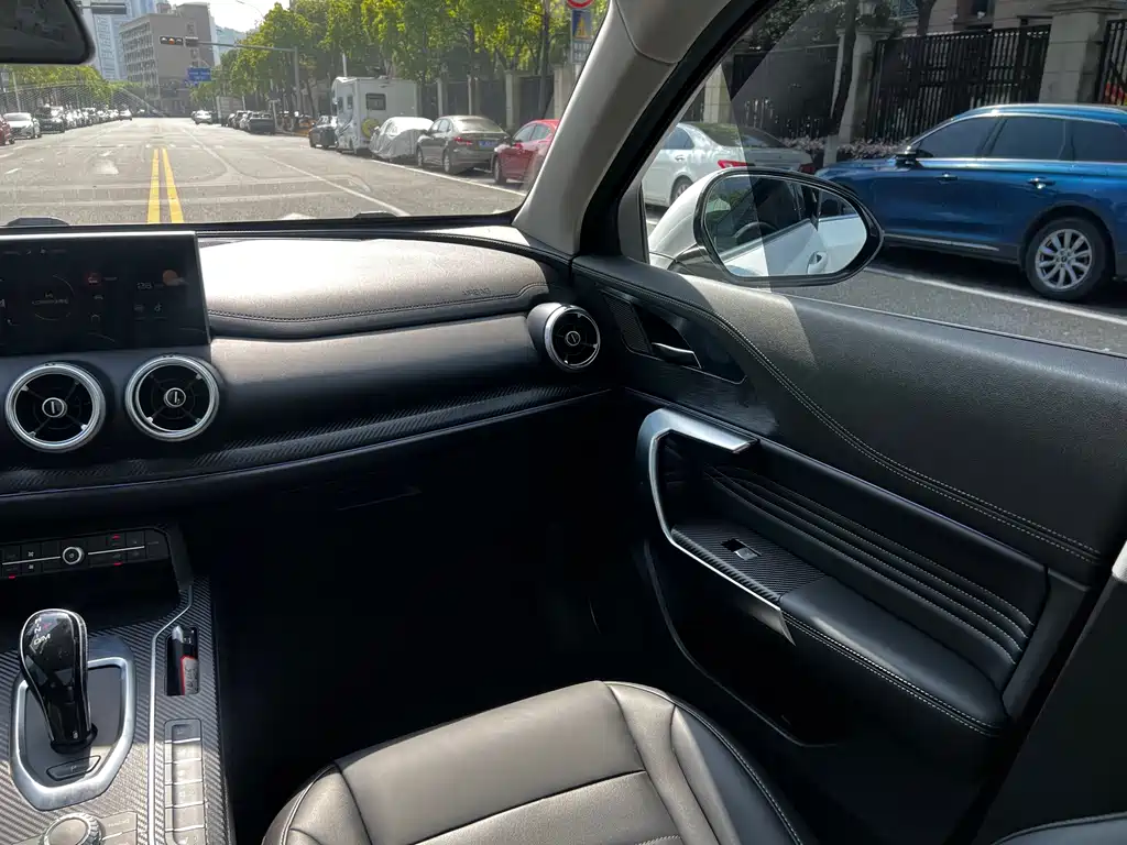 WEY VV5 魏牌 VV5 2021款 1.5 T 两驱潮先锋