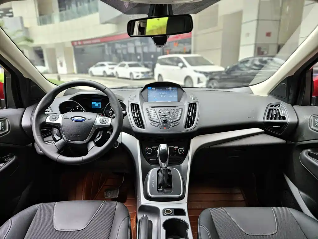 Kuga 1.6 L GTDi 2 WD Style