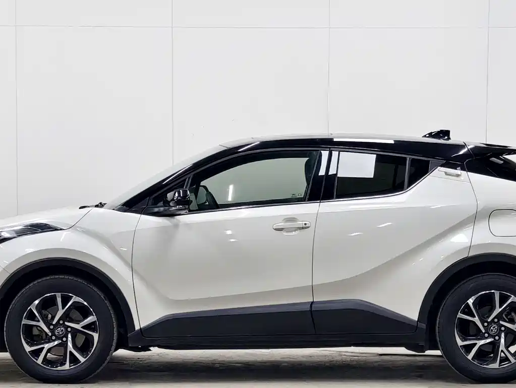Toyota C-HR 丰田C-HR 2020款 2.0 L 舒适版