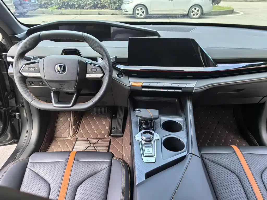Changan UNI-V 1.5 T Premium