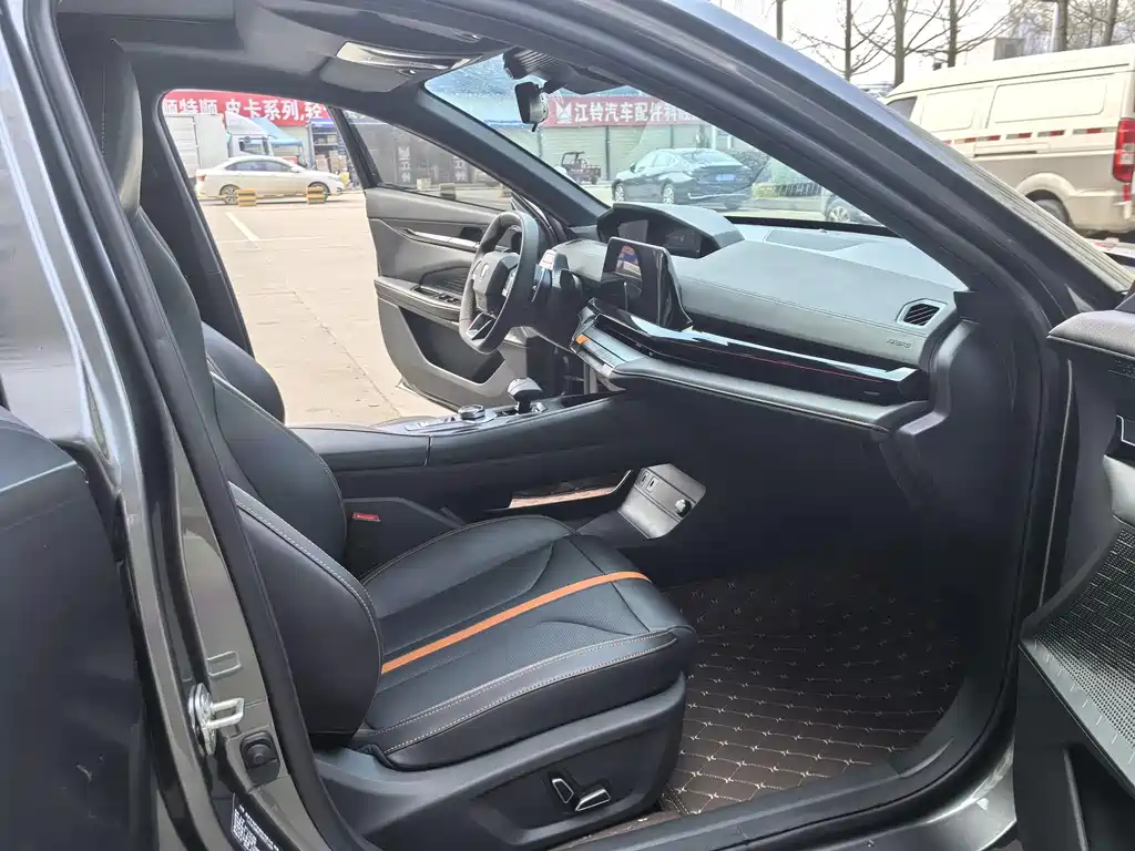 Changan UNI-V 1.5 T Premium