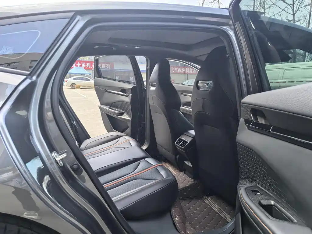 Changan UNI-V 1.5 T Premium