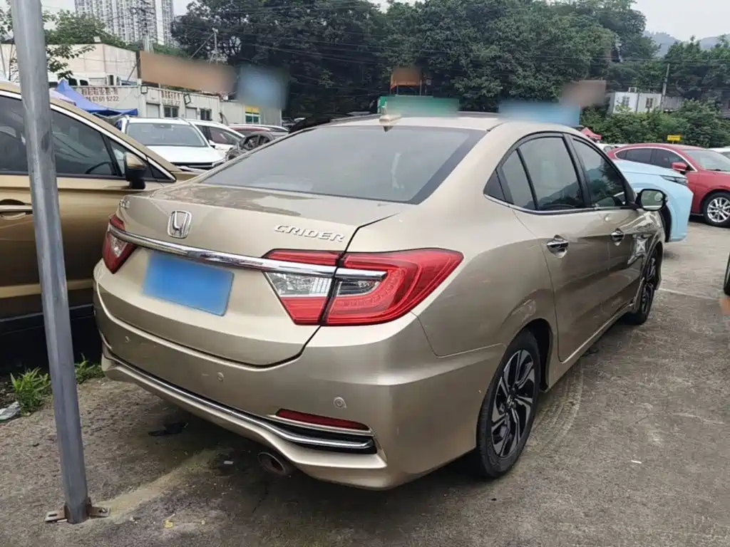 Crider 1.8 L CVT Luxury