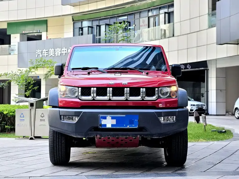 BAIC BJ40 40 L 2.0 T Manual 4 WD Distinguished