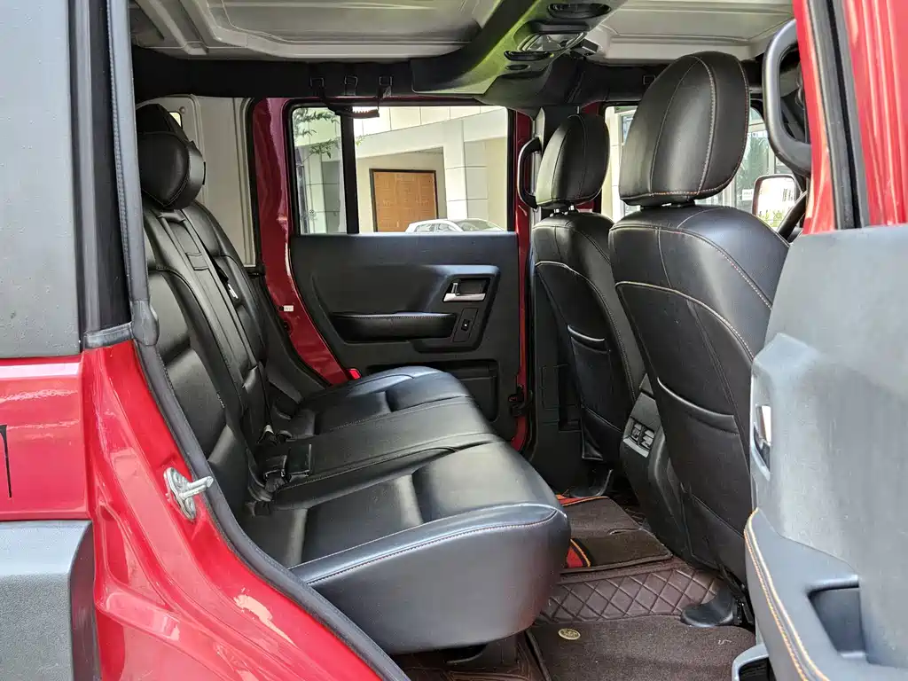 BAIC BJ40 40 L 2.0 T Manual 4 WD Distinguished