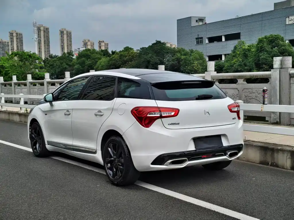 DS 5 DS 5 2015款 1.8 T 豪华版THP200