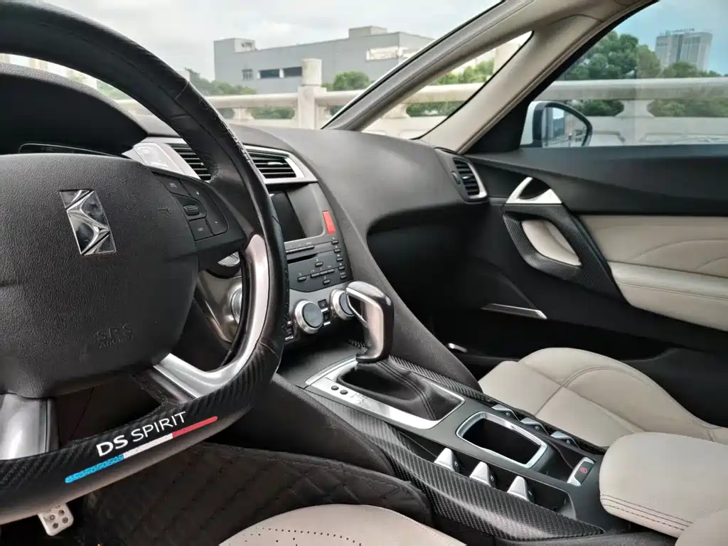 DS 5 DS 5 2015款 1.8 T 豪华版THP200