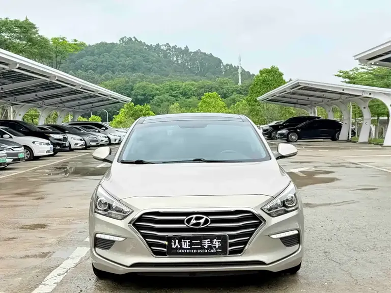 Hyundai Mistra 1.8 L Auto Intelligent GLS CN-V