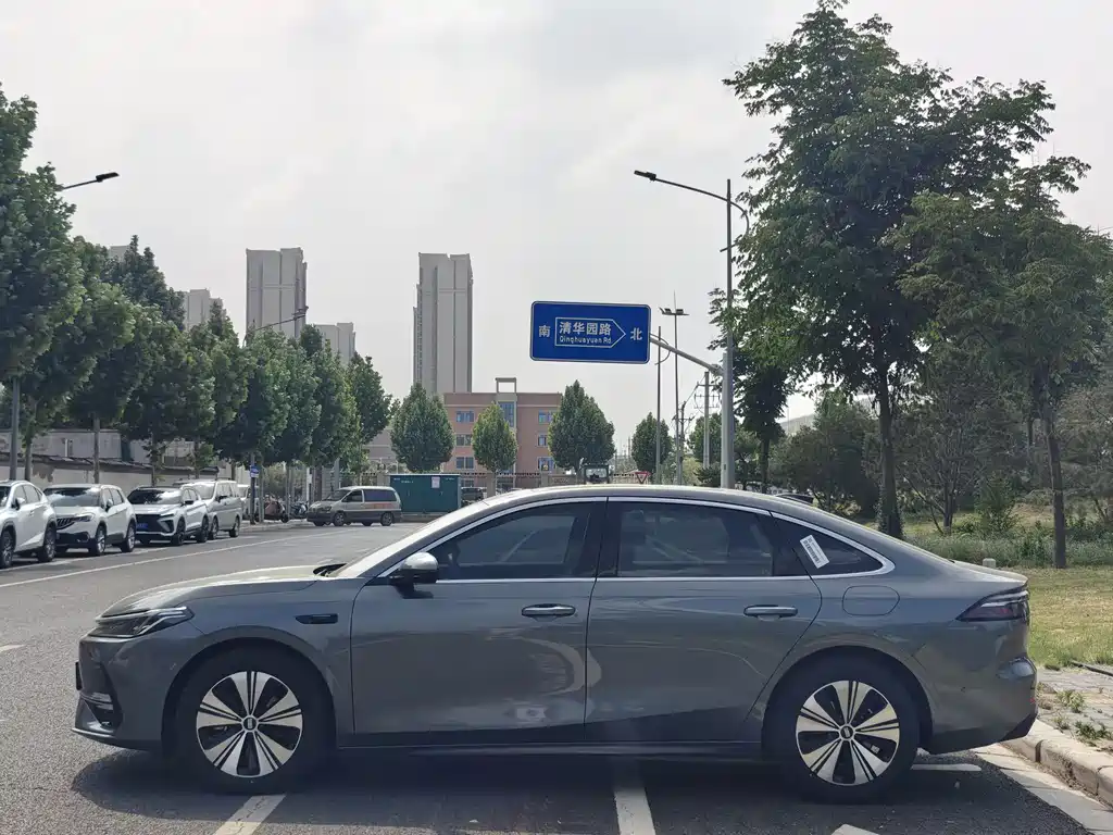 Galaxy A7 银河A7 EM 2025款 EM-i 150 km 探索+版