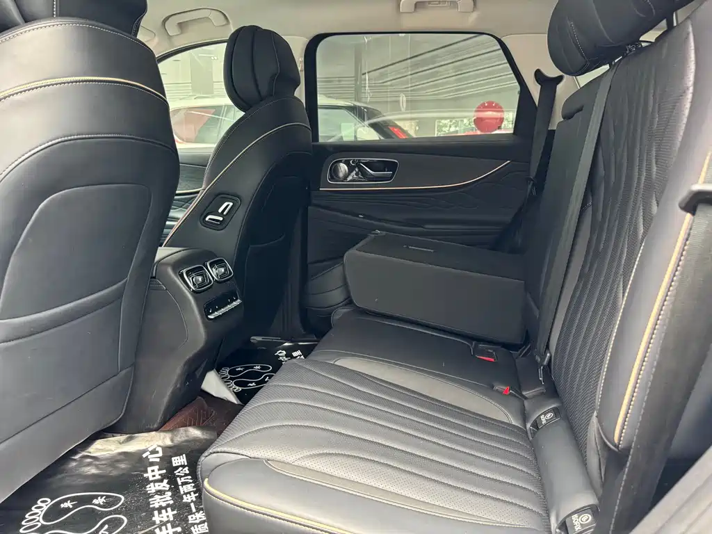 Tiggo 9 2.0 T DCT 2 WD Luxury 7-seat