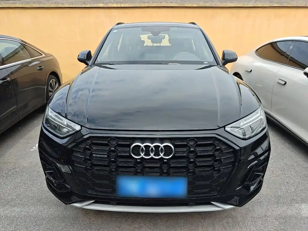 Audi Q5 L 40 TFSI Luxury Dynamic