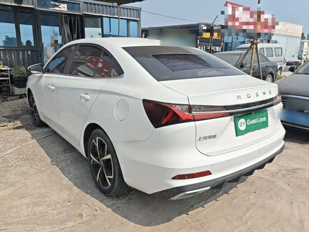 Roewe i5 1.5 L CVT Honored