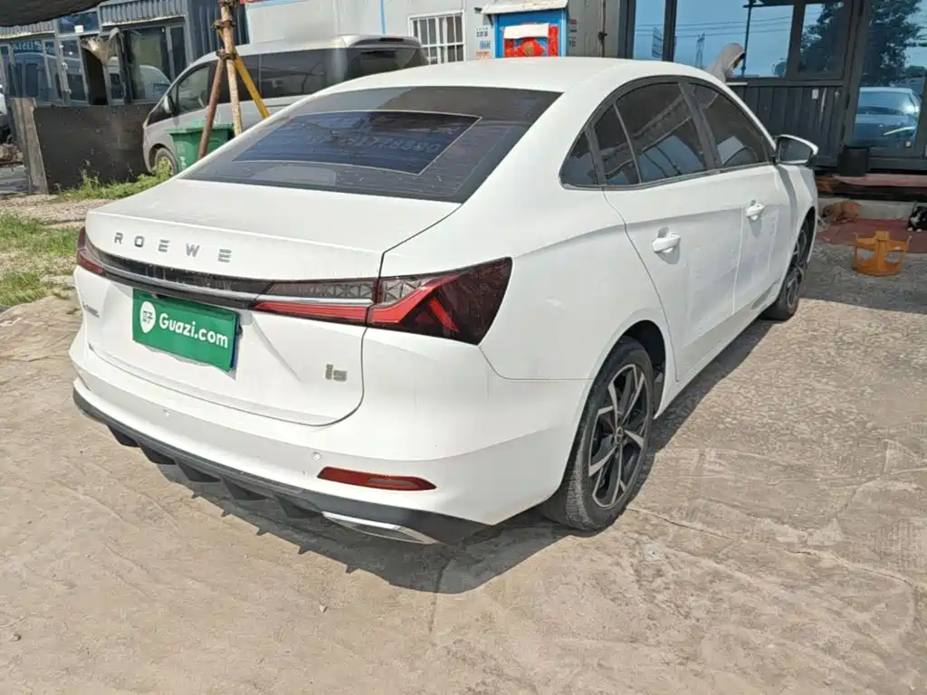 Roewe i5 1.5 L CVT Honored